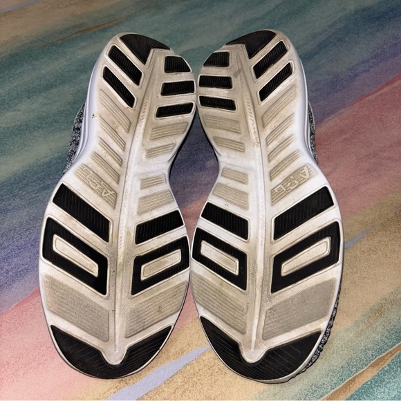 APL Athletic Propulsion Labs Techloom Phantom Womens Size 7 Gray Running Shoes - Picture 9 of 9